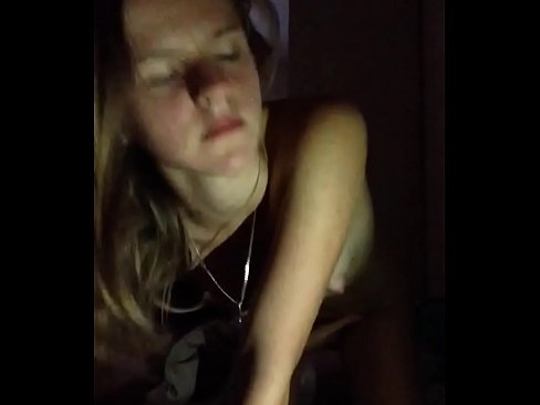 ❤️ Uma rapariga masturba-se e ejacula ❤❌ Apenas porno em nós